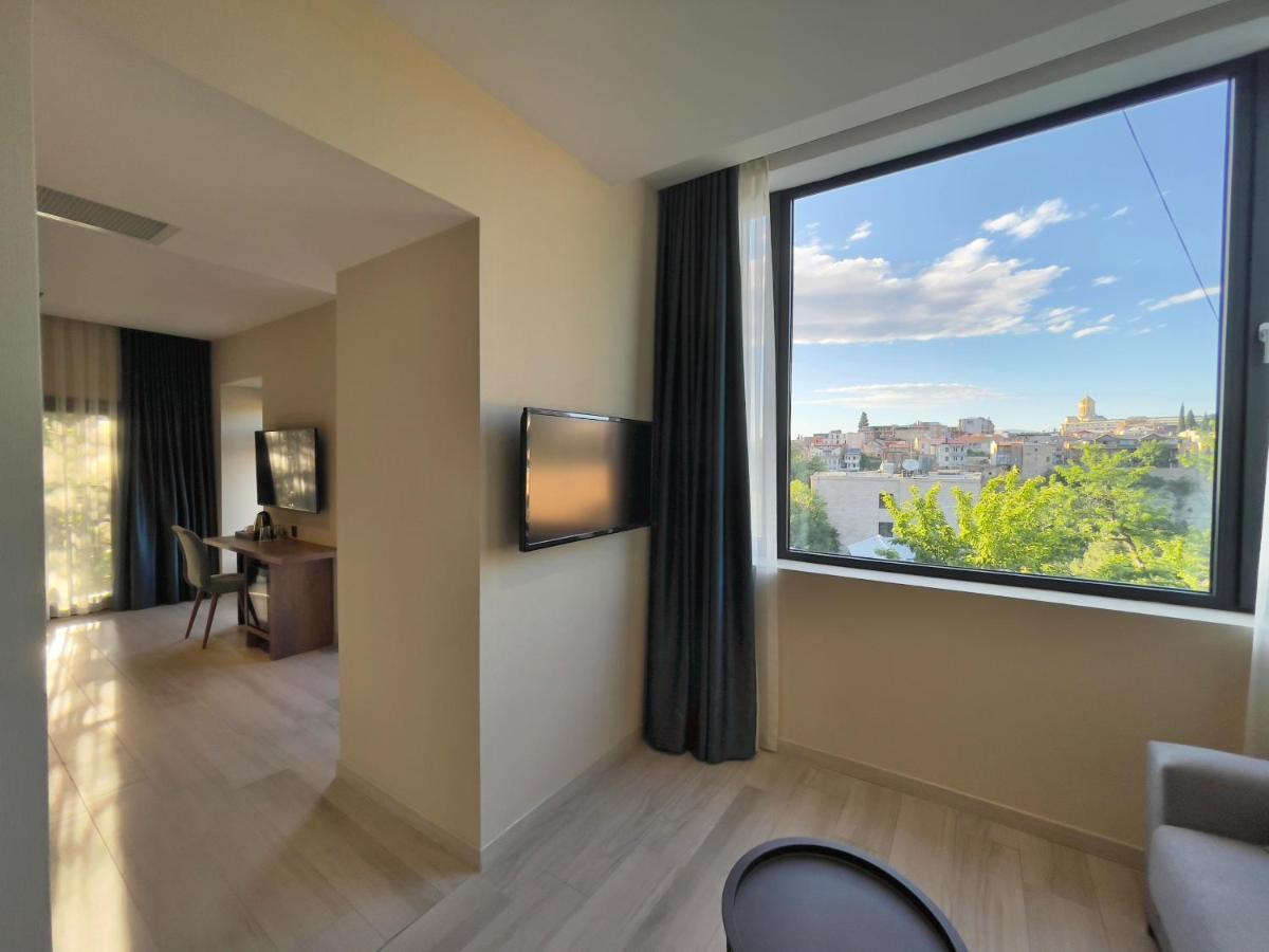 Eleven Inn Тбилиси Екстериор снимка