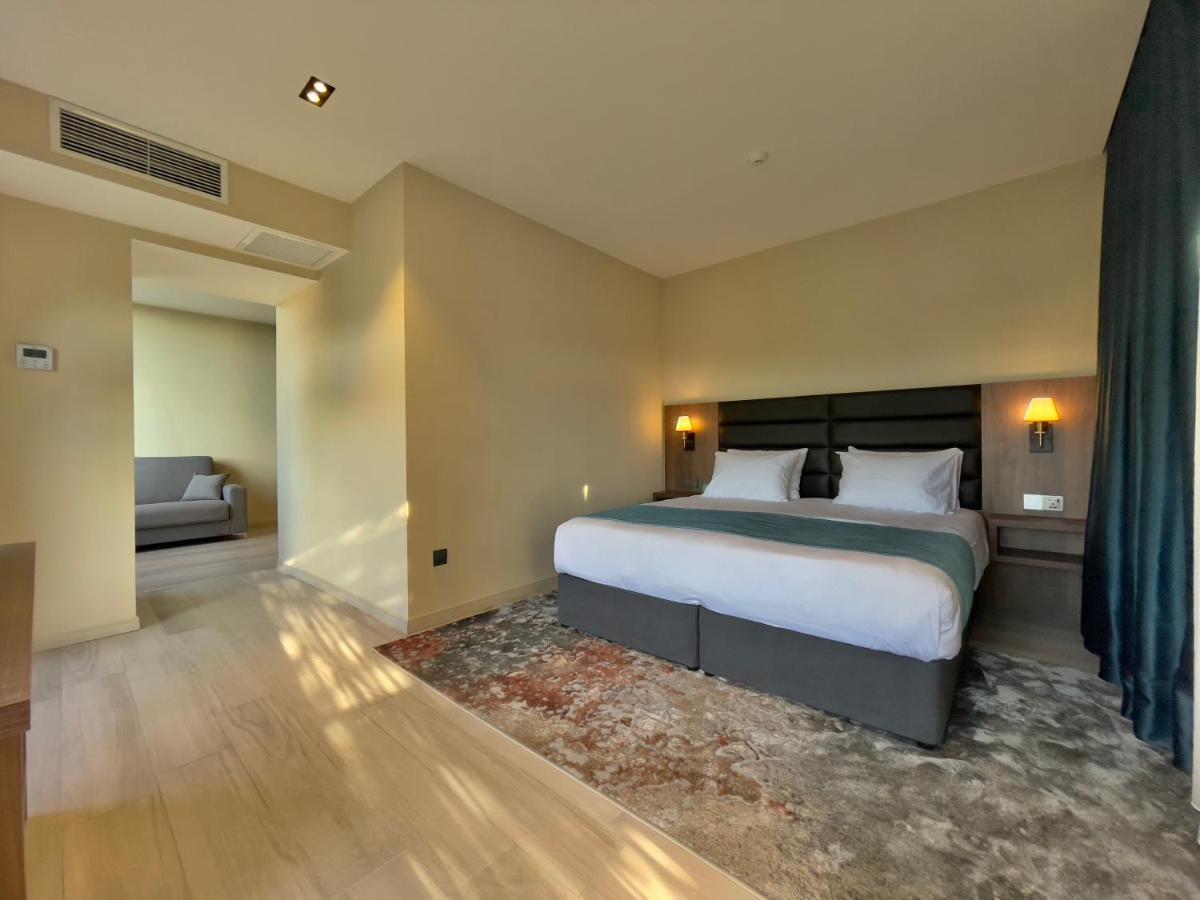 Eleven Inn Тбилиси Екстериор снимка