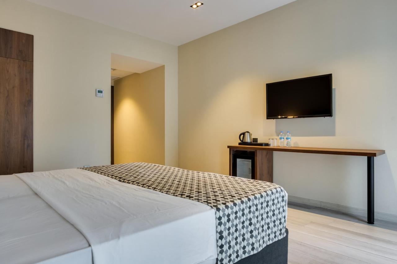 Eleven Inn Тбилиси Екстериор снимка